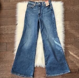 NWT Levi’s Ribcage Bell Flare Jeans 27x32 Ringing Bells 🔔